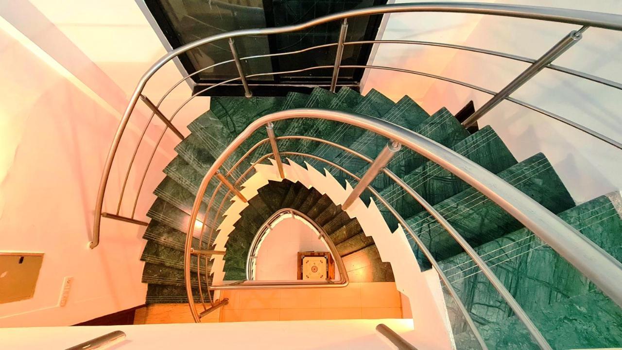 Lifespace- Spacious Hostel In A Luxurious Villa Púna Exteriér fotografie